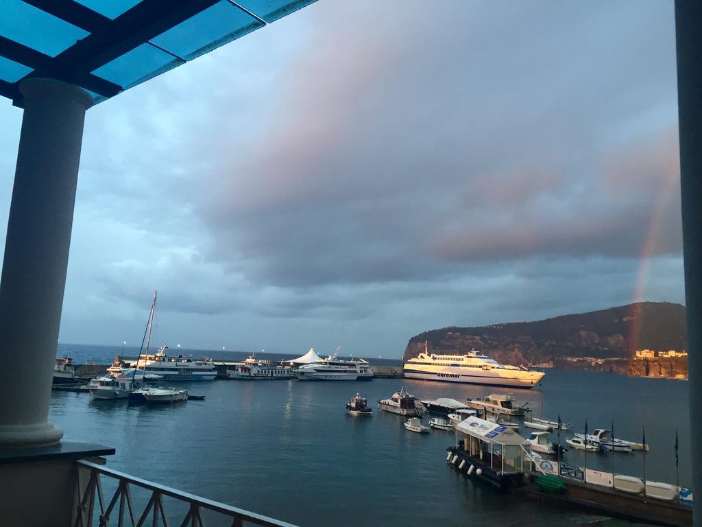 Yacht Club Capo Cervo Suites B&B Acomodação com café da manhã 