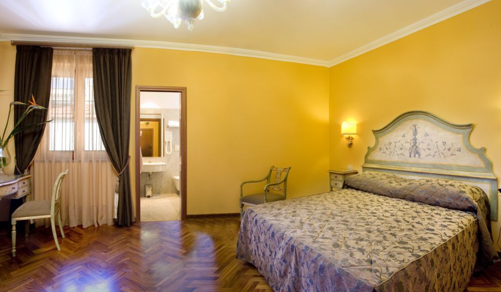 Palazzo Guardati Hotel 4*