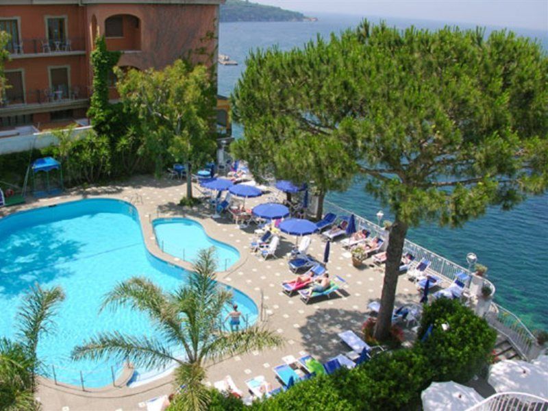 Hotel Grand Riviera