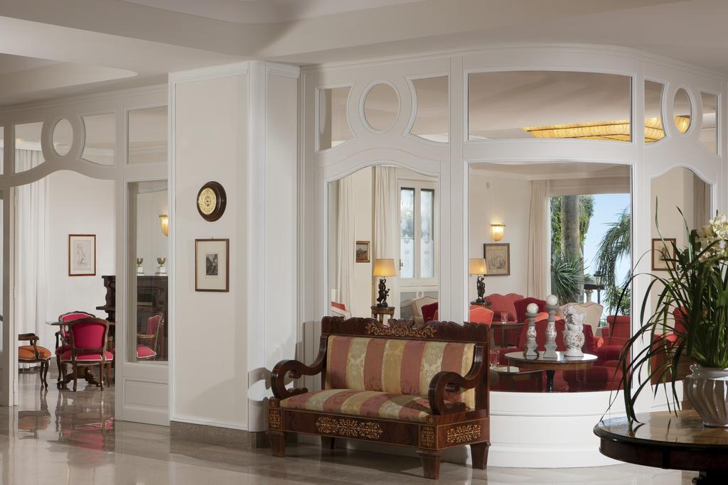 Grand Royal Hotel