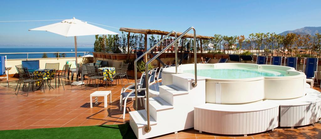 Hotel Tirrenia 3*
