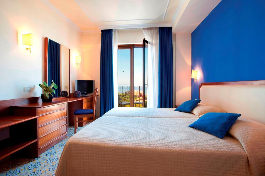 Tirrenia 3* Sorrento