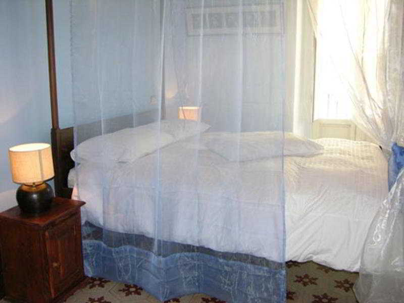 Bed & Breakfast Palazzo Tritone & Abagnale 3*