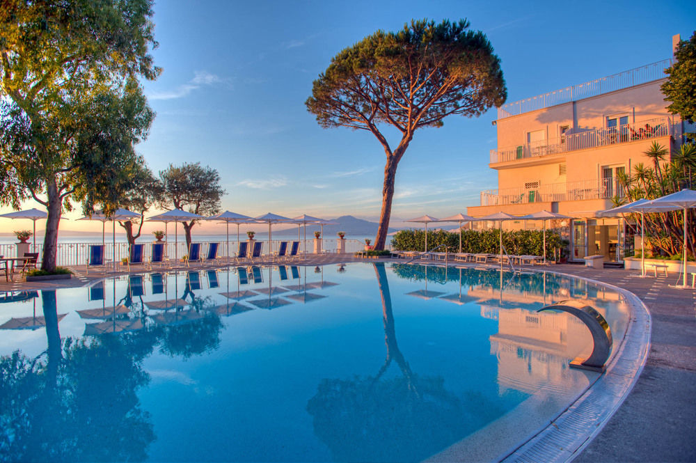 Grand Riviera Hotel 4*