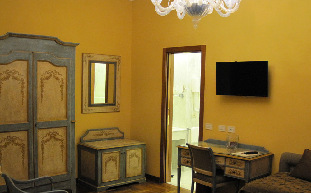 Palazzo Guardati Hotel 4*