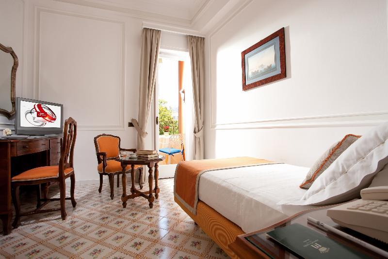 Grand Ambasciatori Hotel 5*