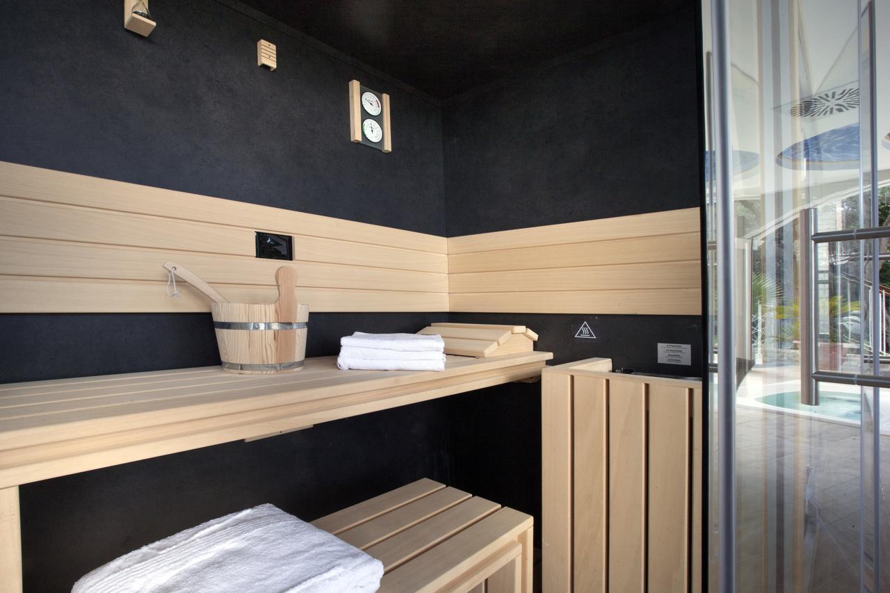 Bed & Breakfast Dream 2*