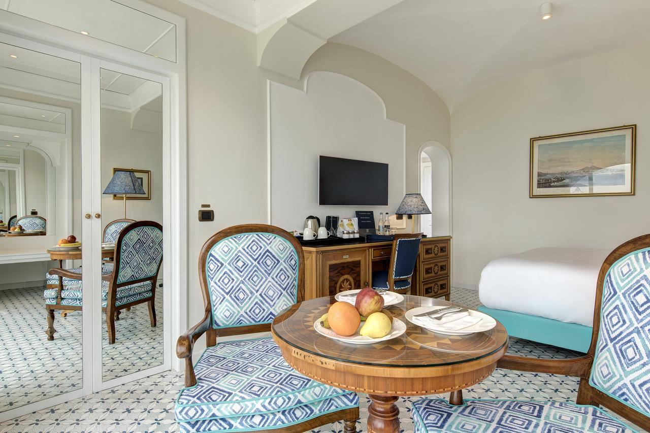 Grand Royal Hotel
