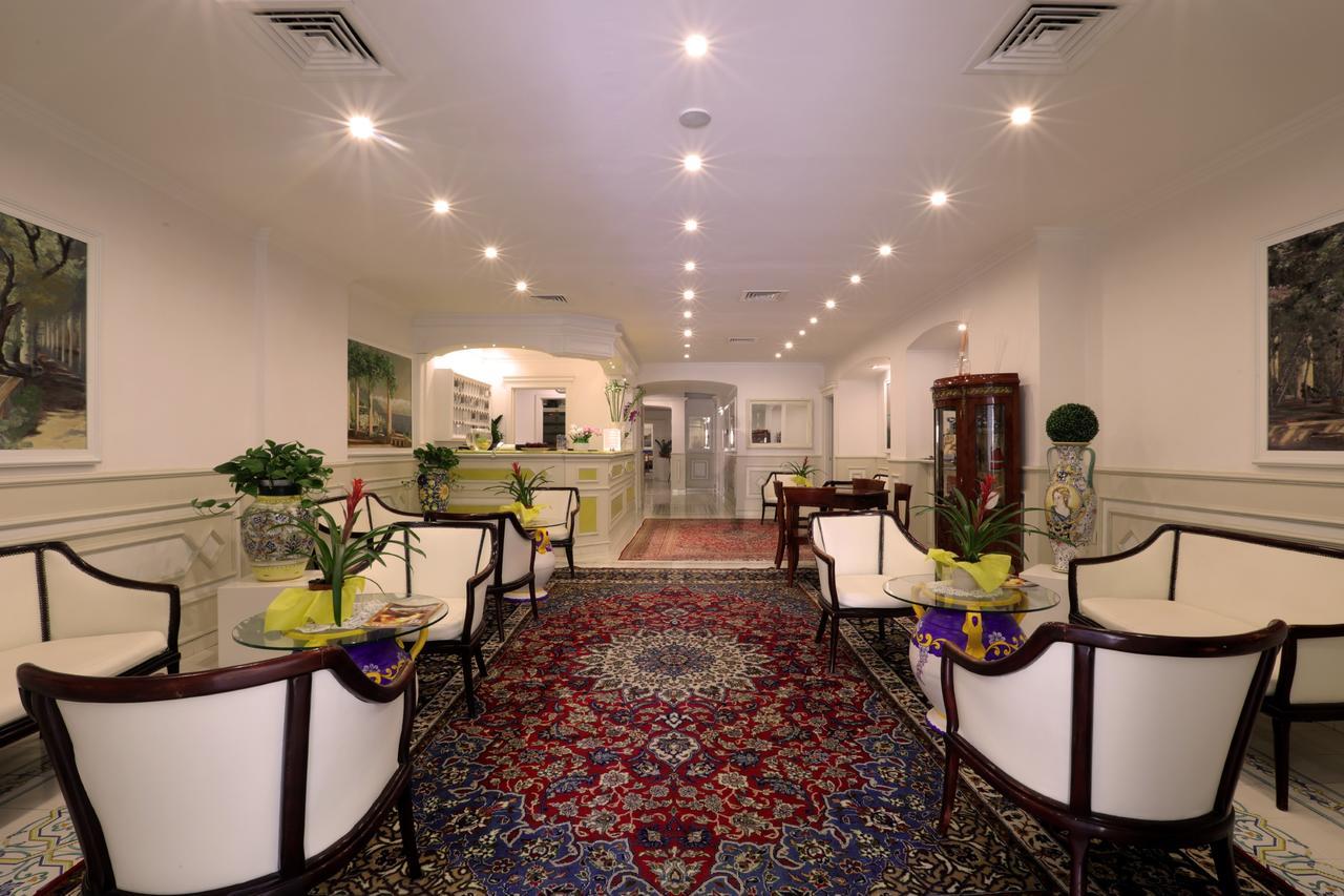 Astoria Hotel 4*