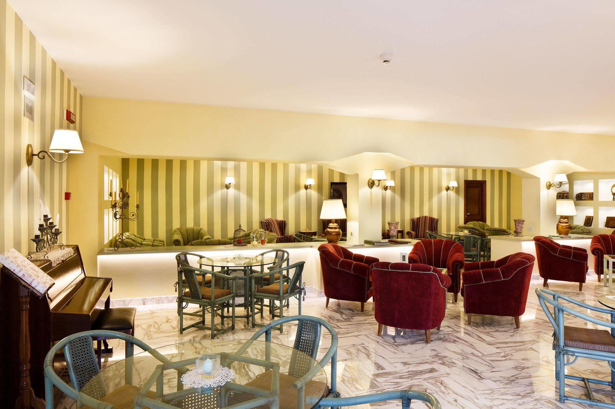 Hotel Girasole 3*