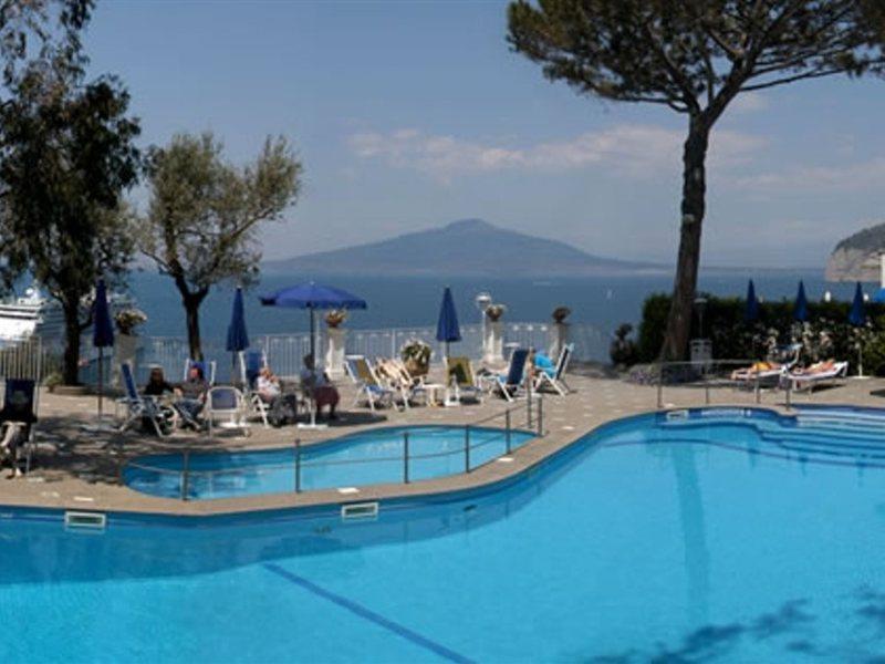 Hotel Grand Riviera
