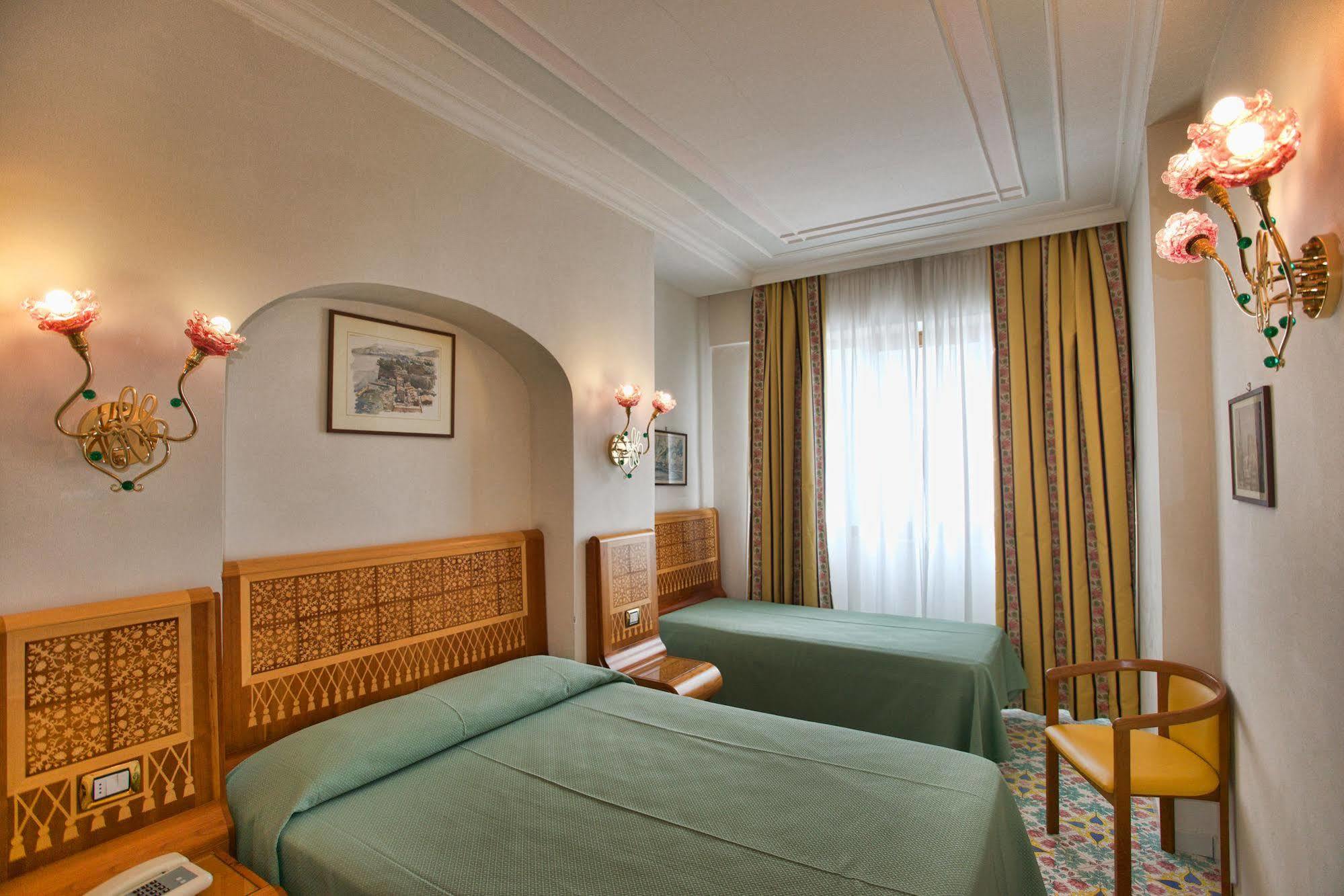 Grand Flora Hotel