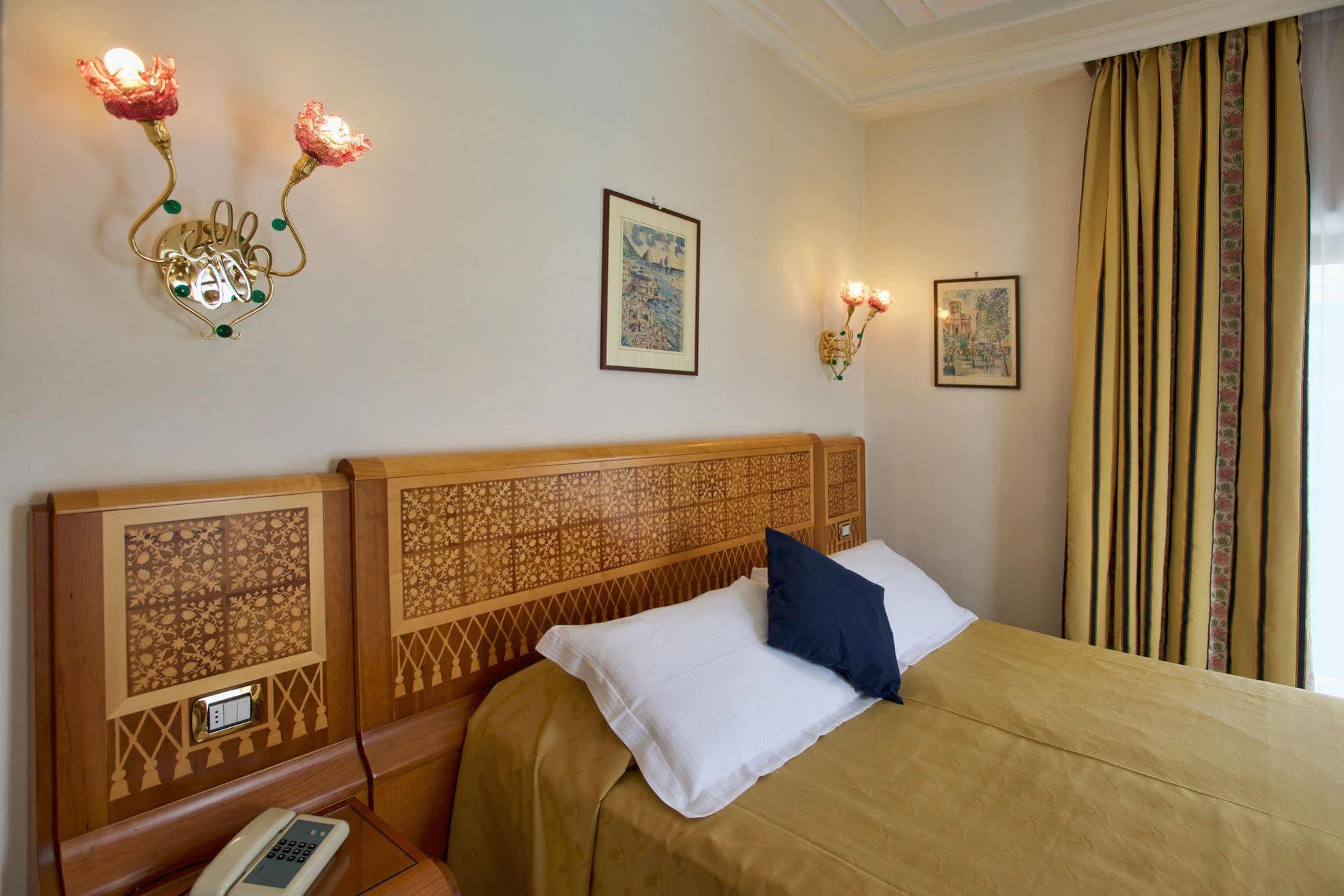 Grand Flora 4*