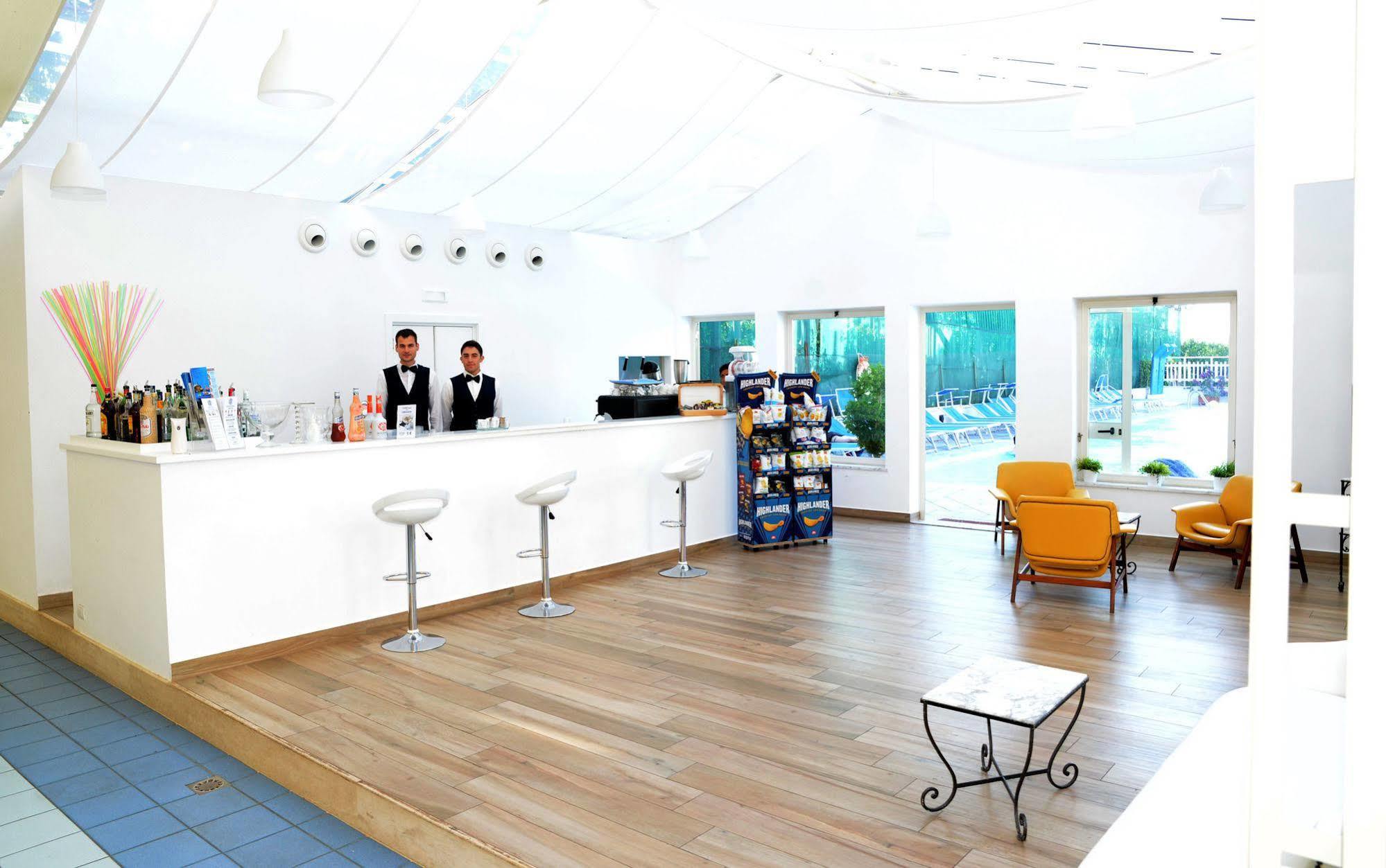 Hotel Grand Flora 4*