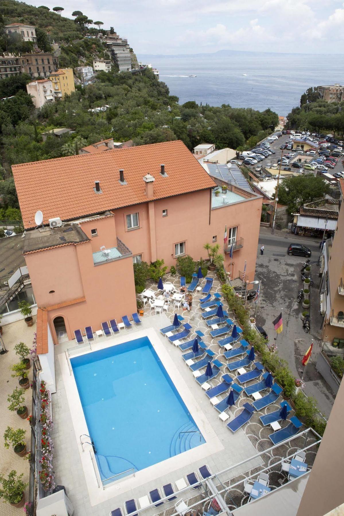 Maria Hotel 4*