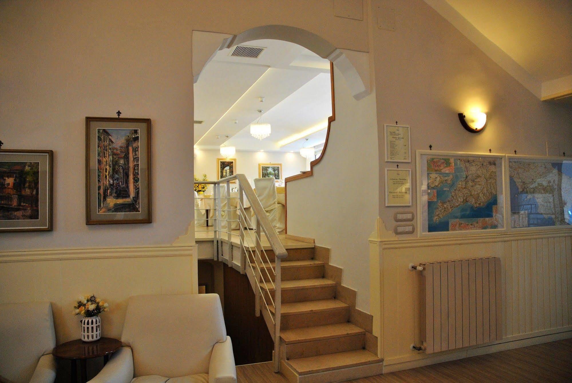 Fiorita Hotel 3*