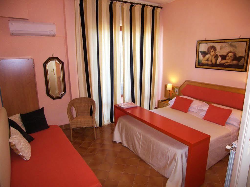 Fiorita Hotel 3*