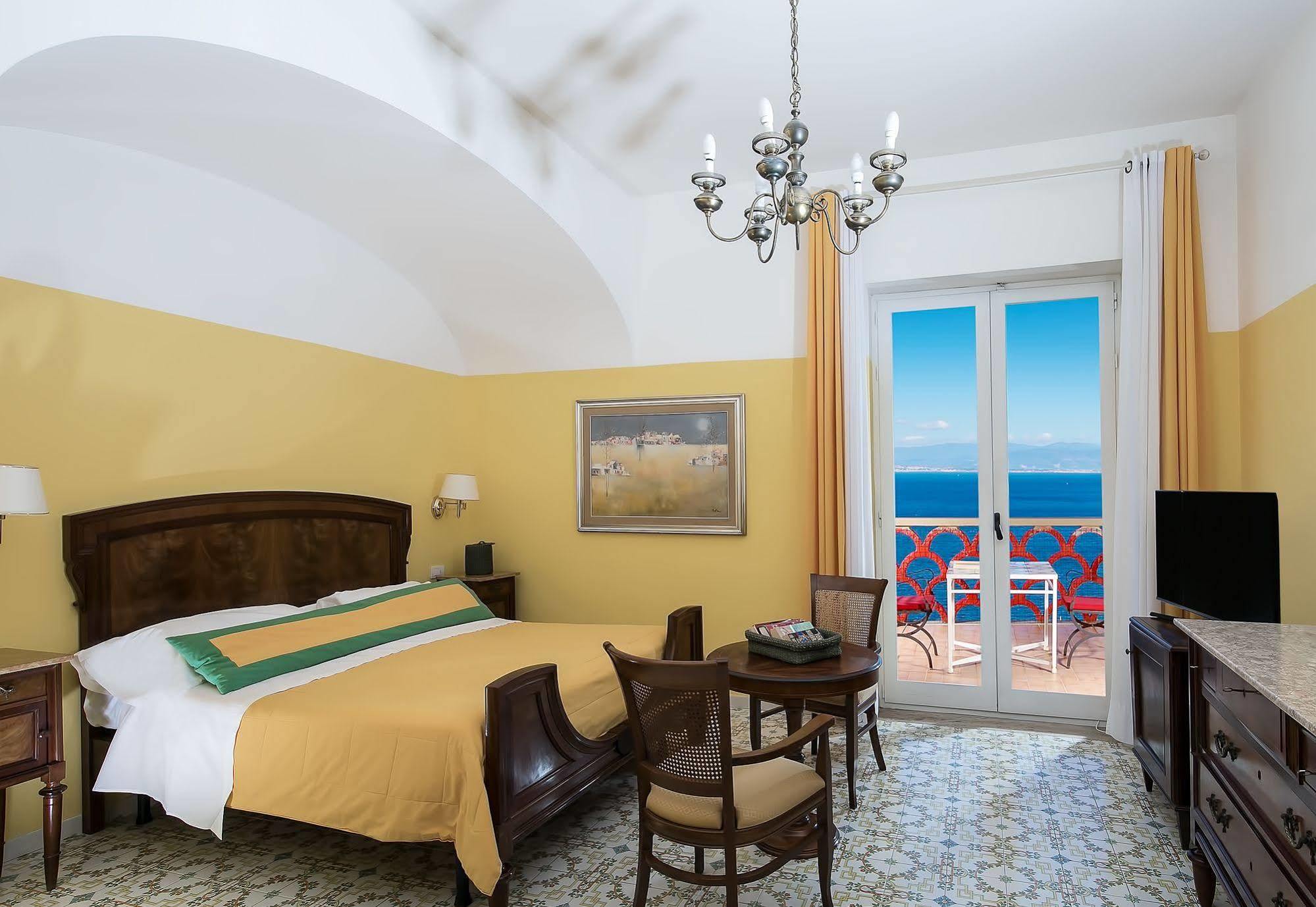 Minerva Hotel 4*