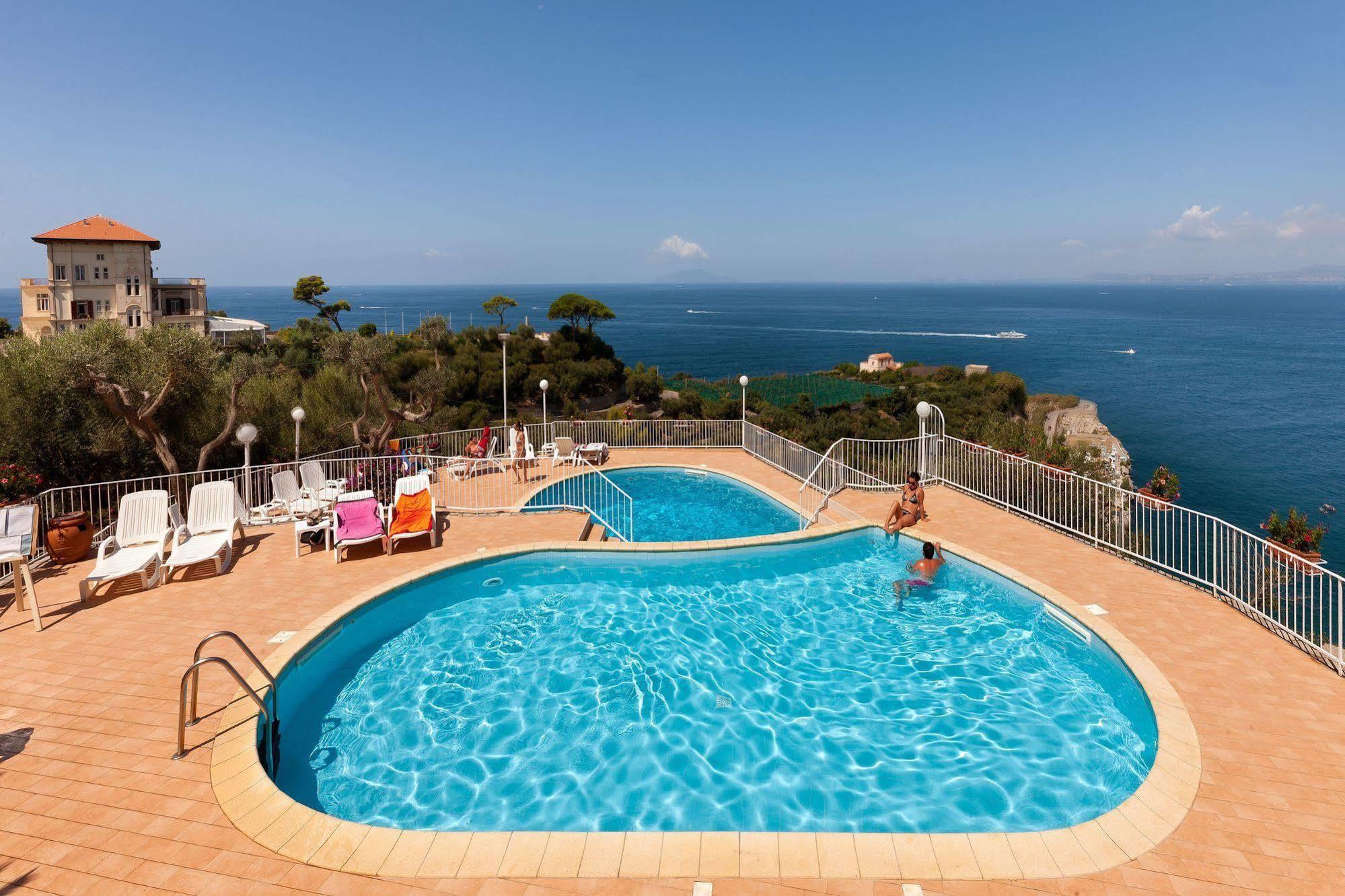 Villaggio Lubrense 3*