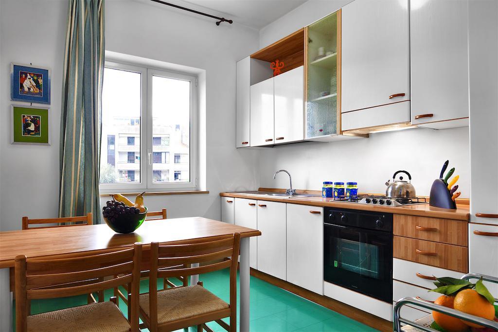 Caruso 1 - Apartment *