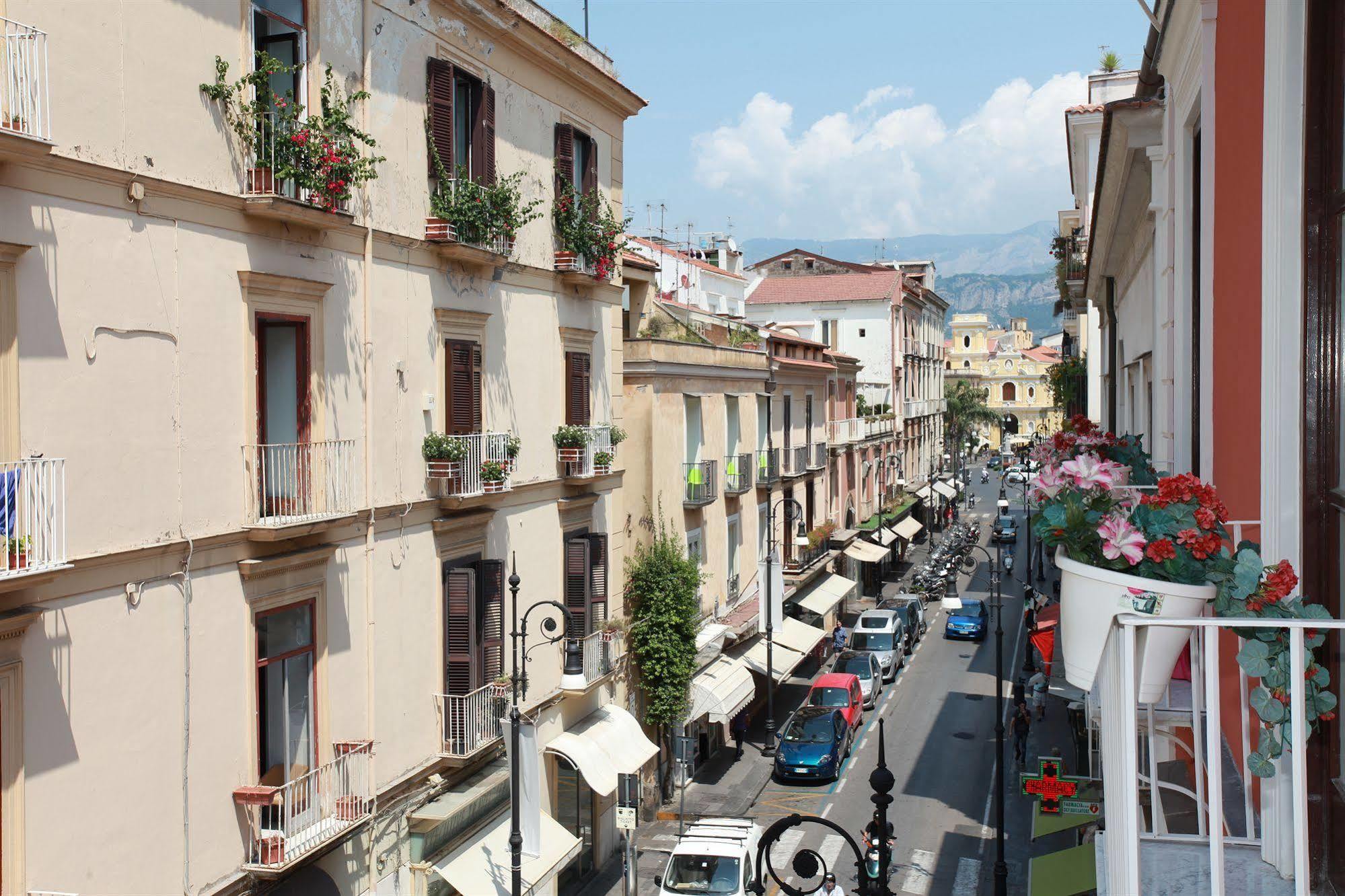 Palazzo Tasso 2*