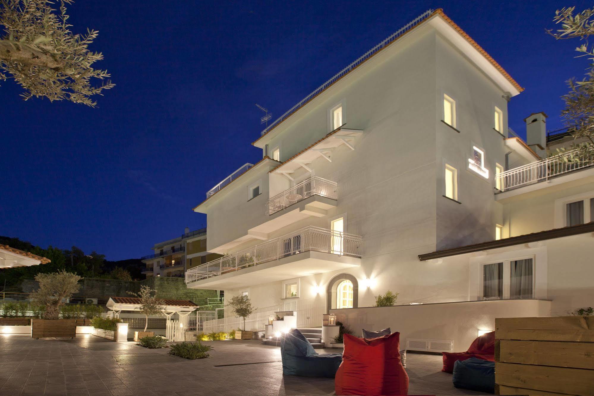Maison Kalea Bed & Breakfast 2*