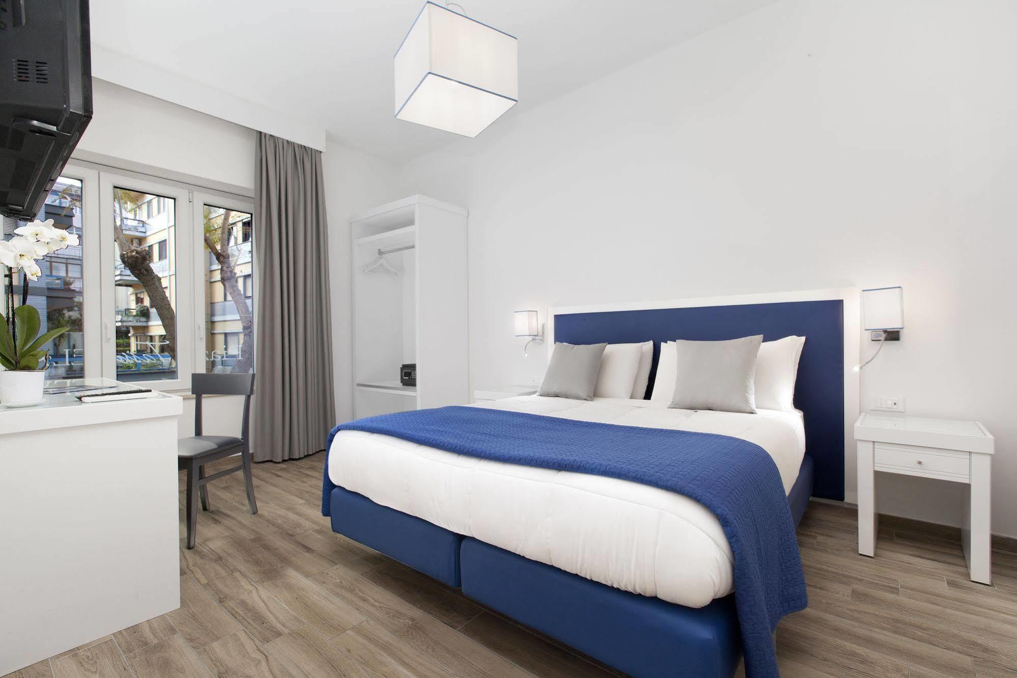 Hotel Piazza Tasso Relais 4*
