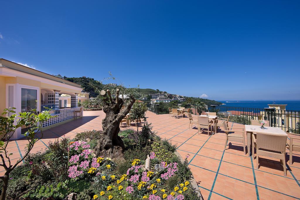 Grand La Favorita Hotel