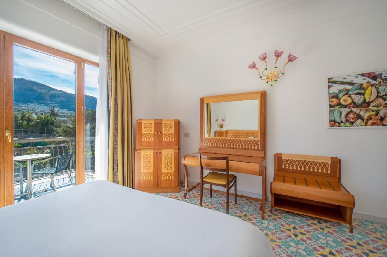 Grand Flora Hotel