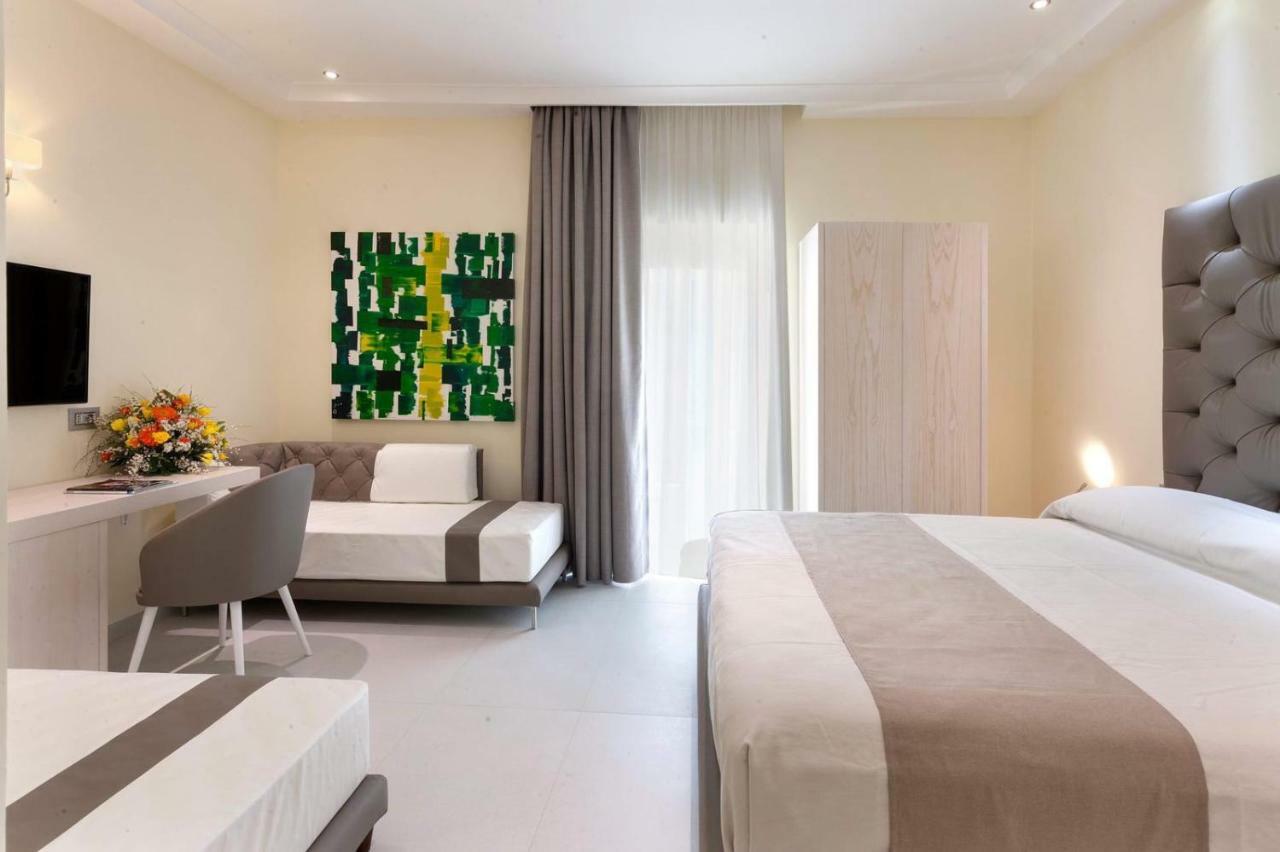 Bed & Breakfast Palazzo Tritone & Abagnale 3*