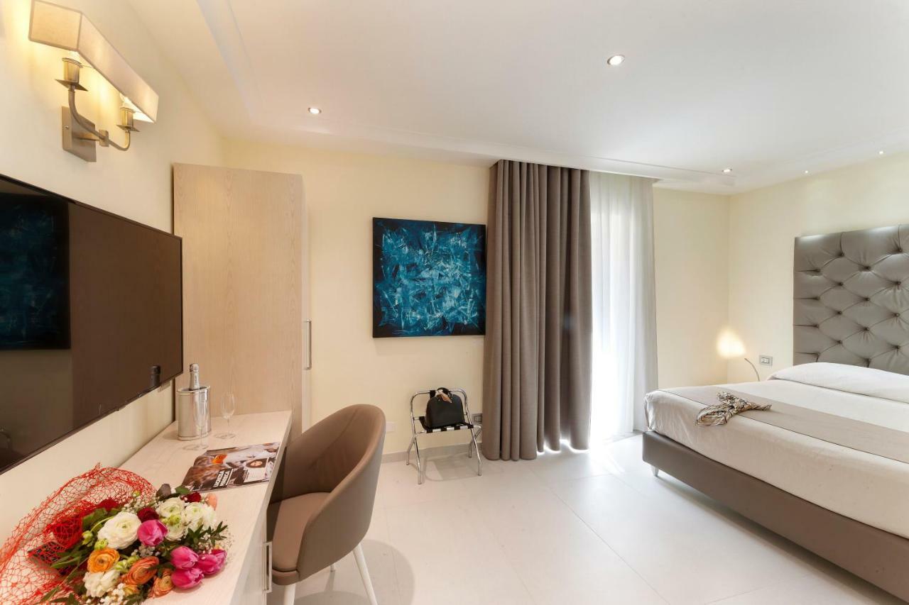 Palazzo Tritone & Abagnale 3*
