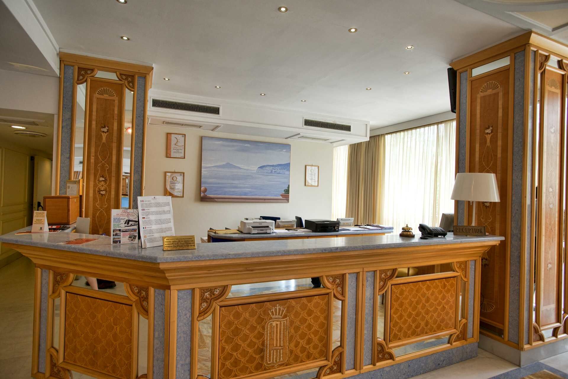 Hotel Grand Flora