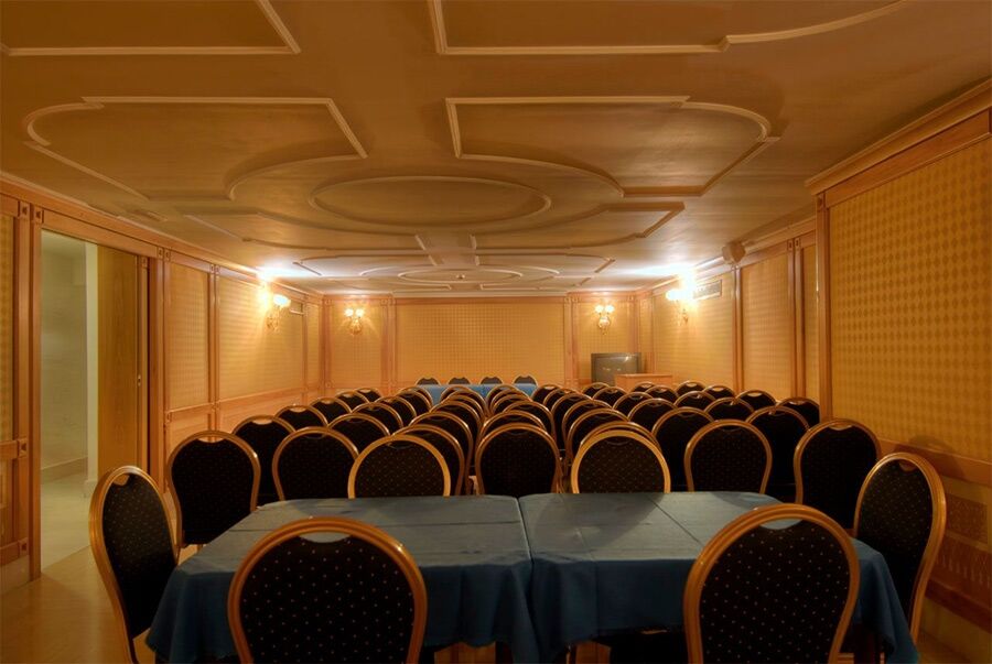 Hotel Grand Flora 4*