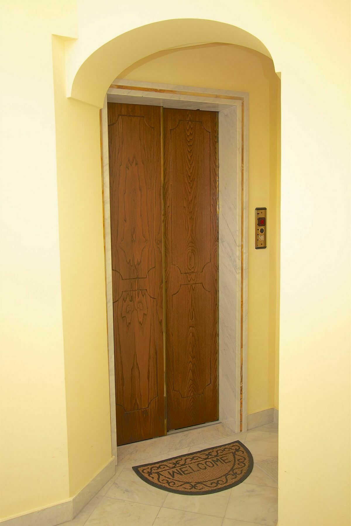 Sine Tempore Apartment *
