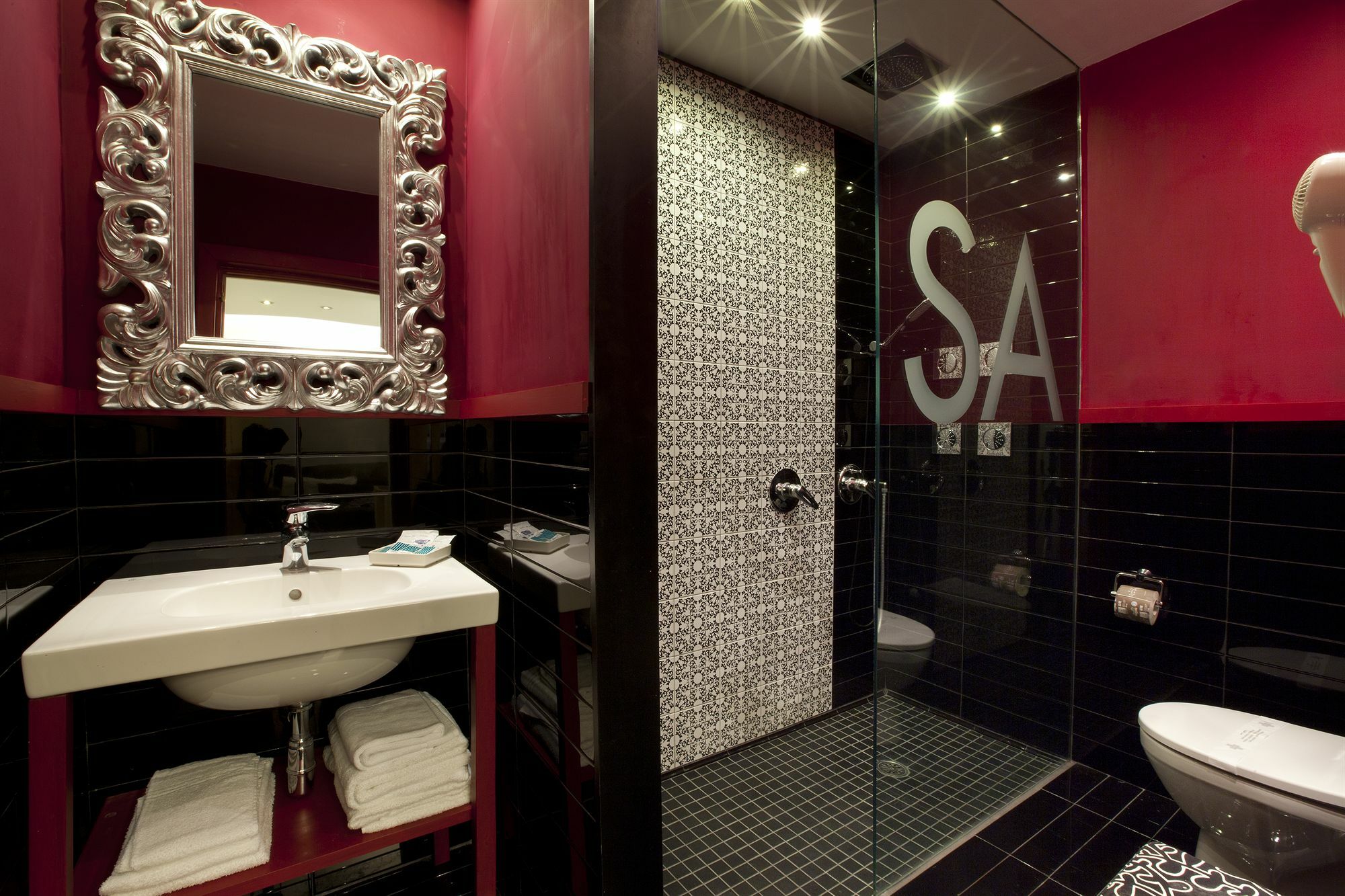 Sorrento Apartments *