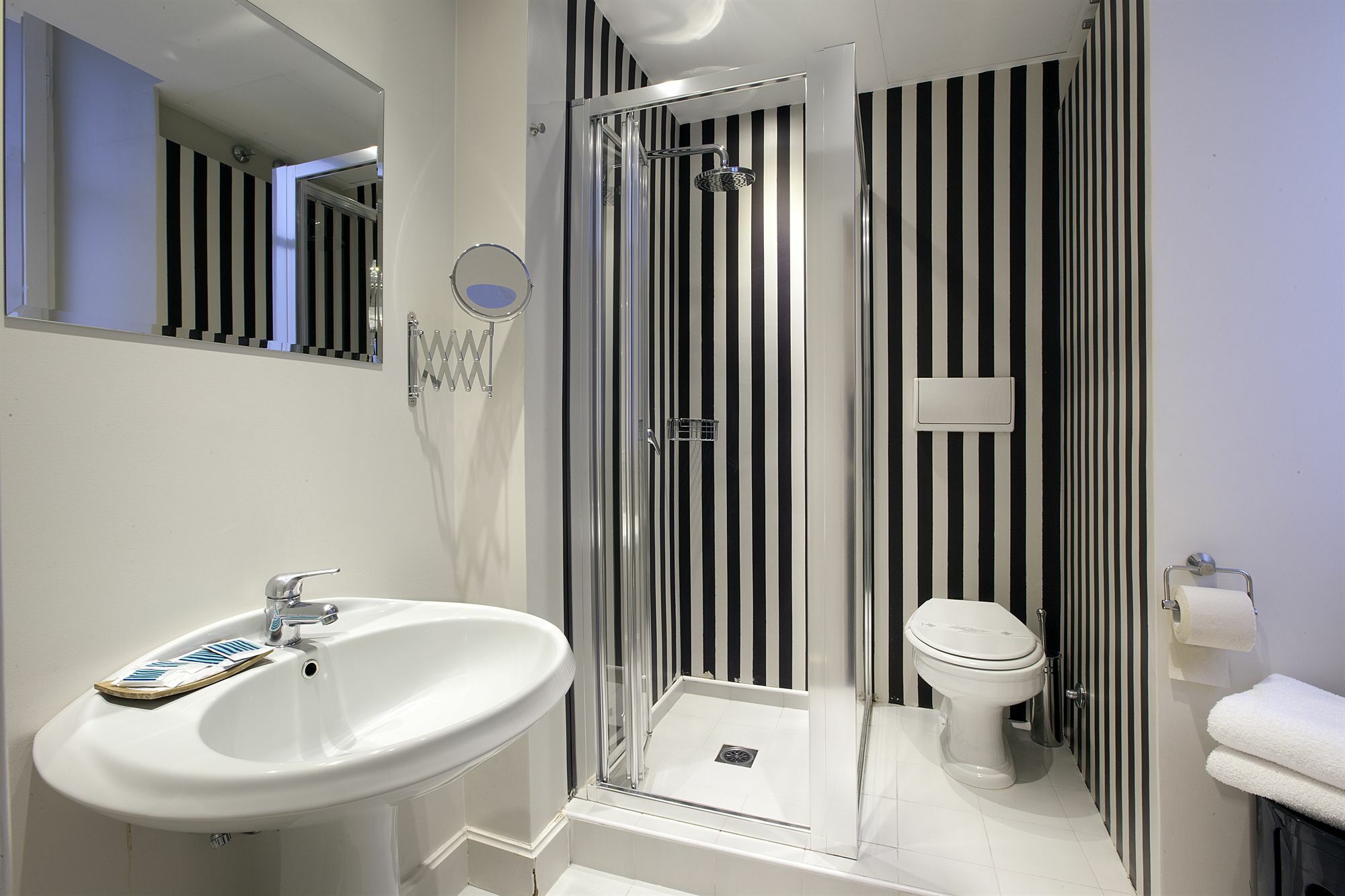 Sorrento Apartments *
