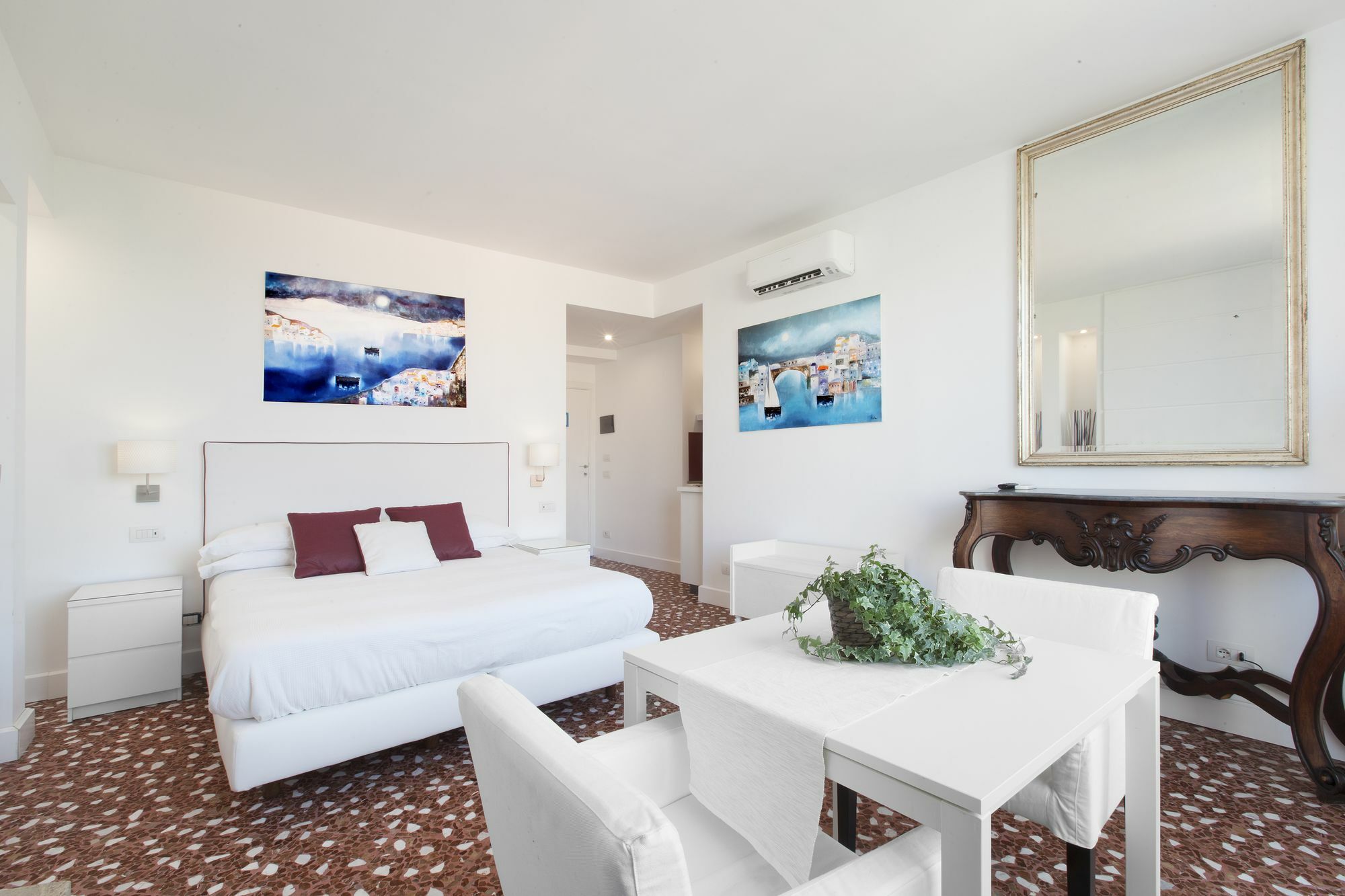 Sorrento Apartments Apartment