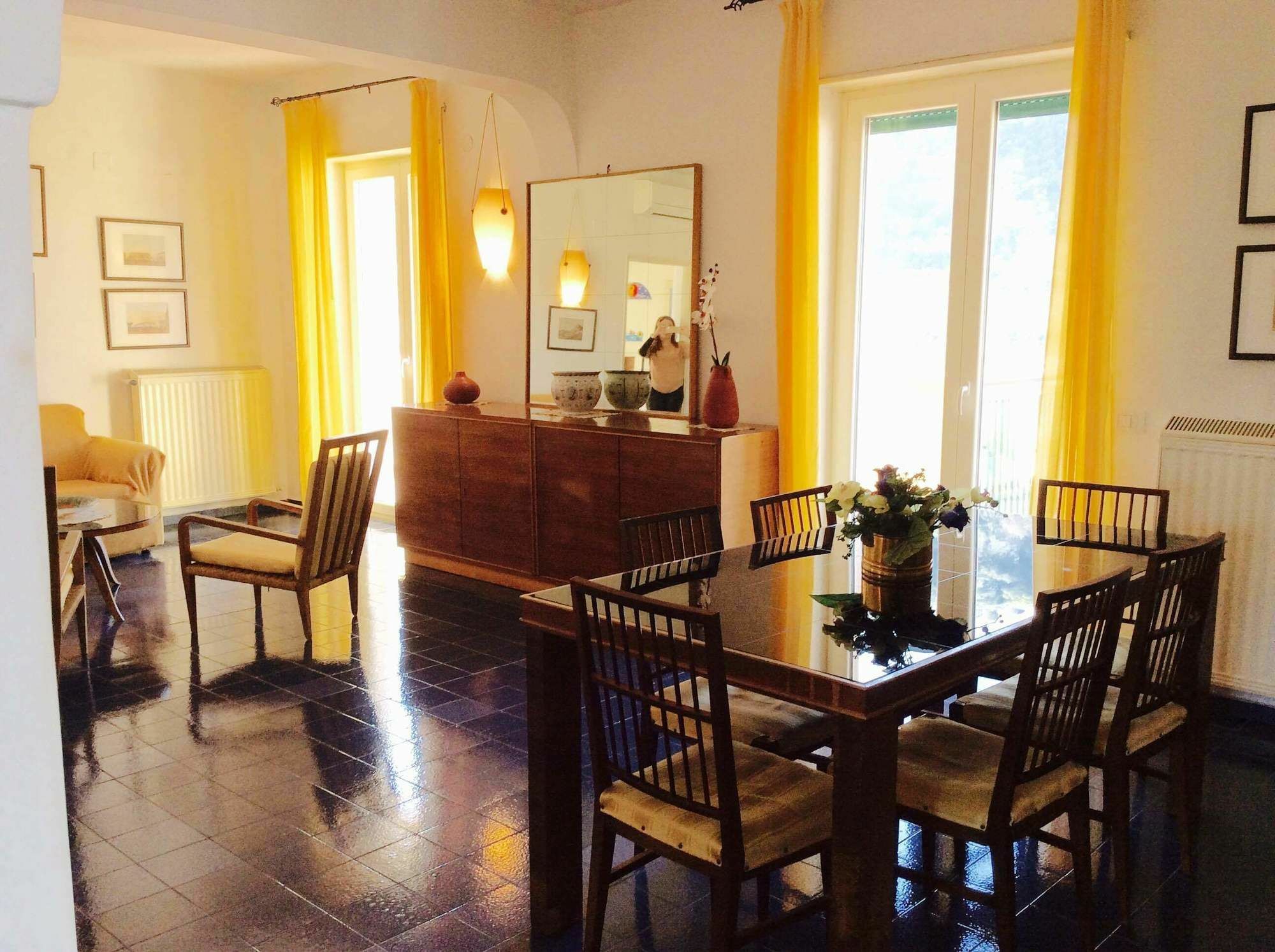 Sun Apartment *