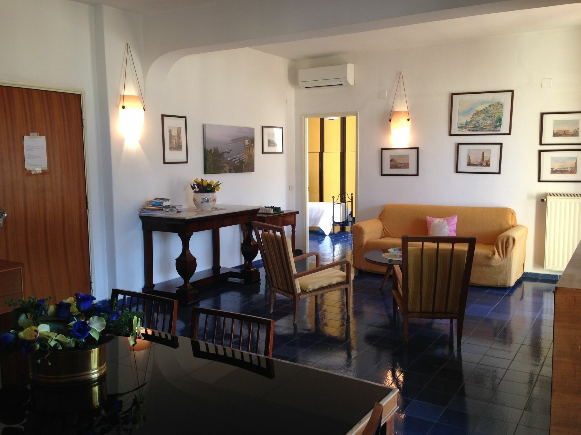 Sun Apartment