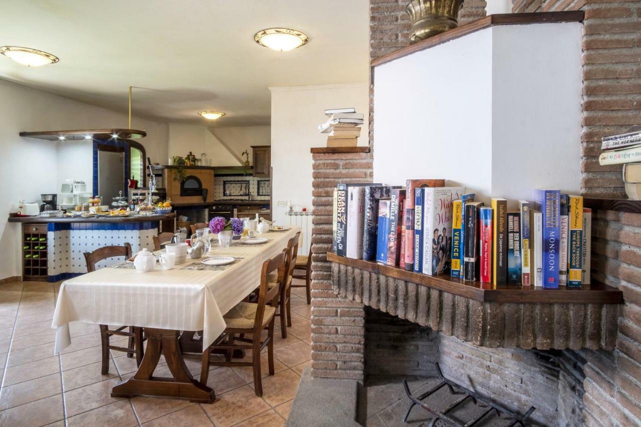 Monica Bed & Breakfast