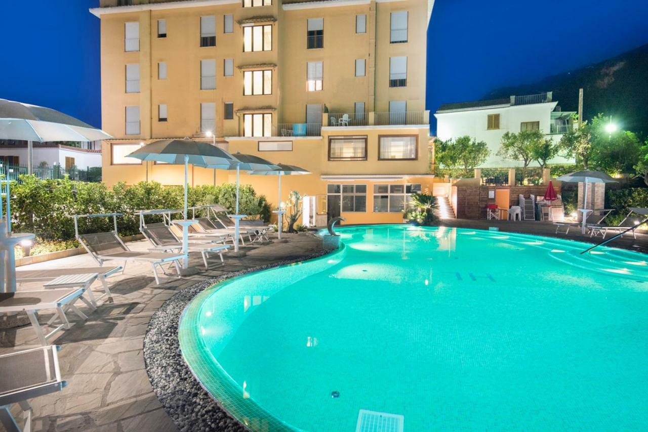 Hotel Leone