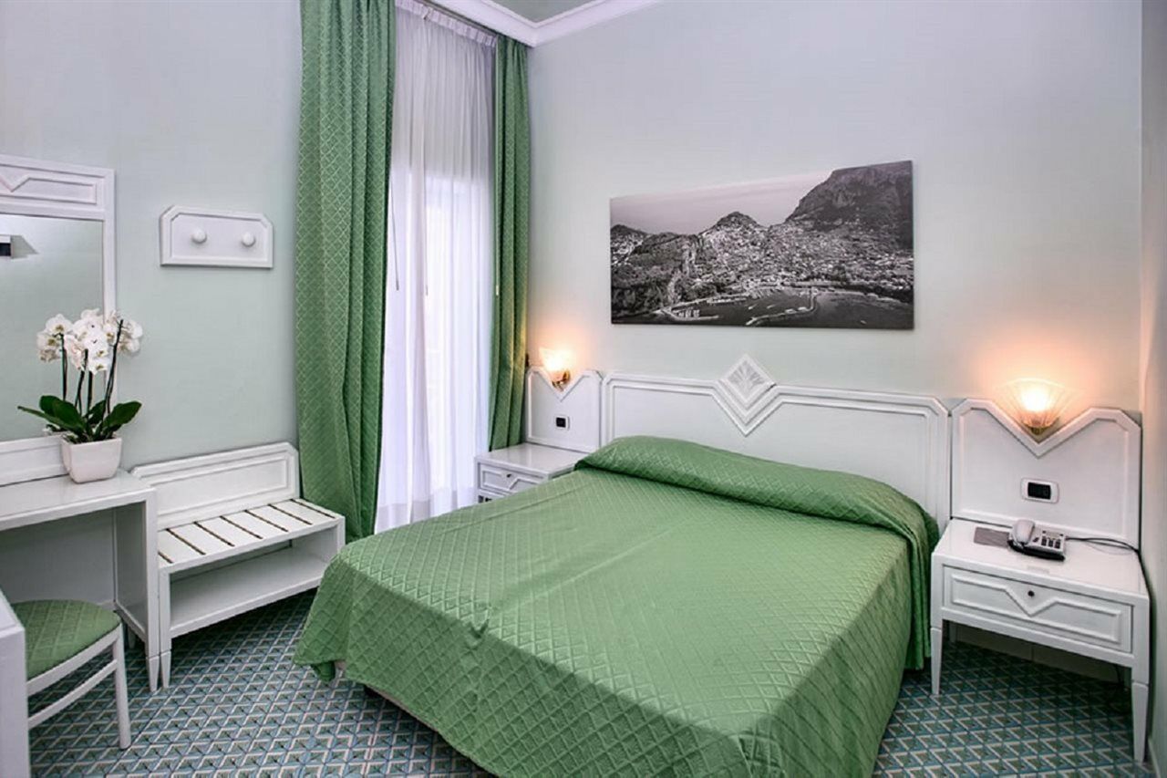 Grand Riviera Hotel