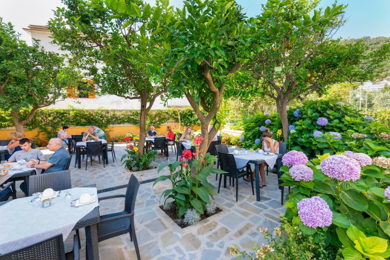 Leone Hotel