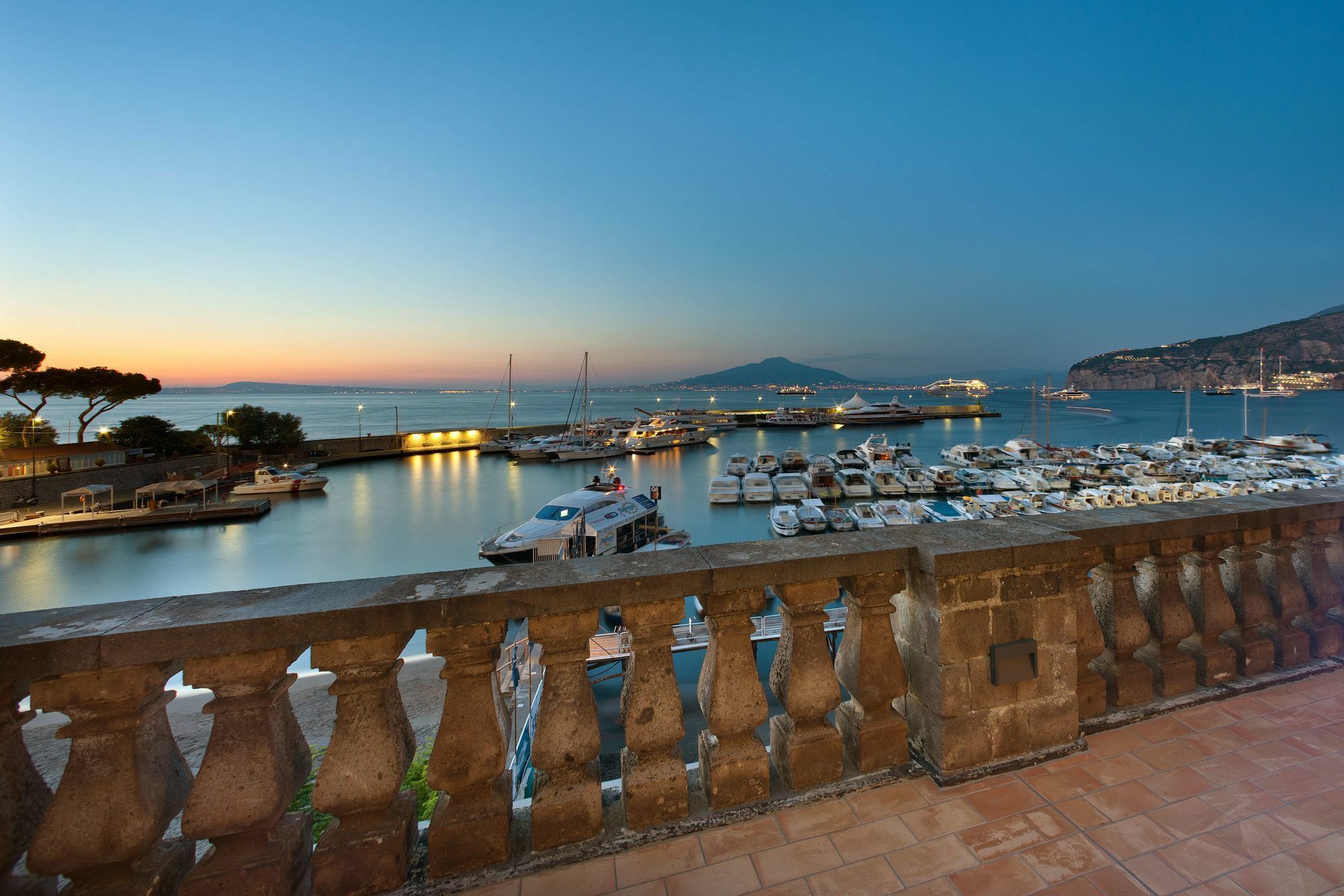 Marina Piccola 73 4*