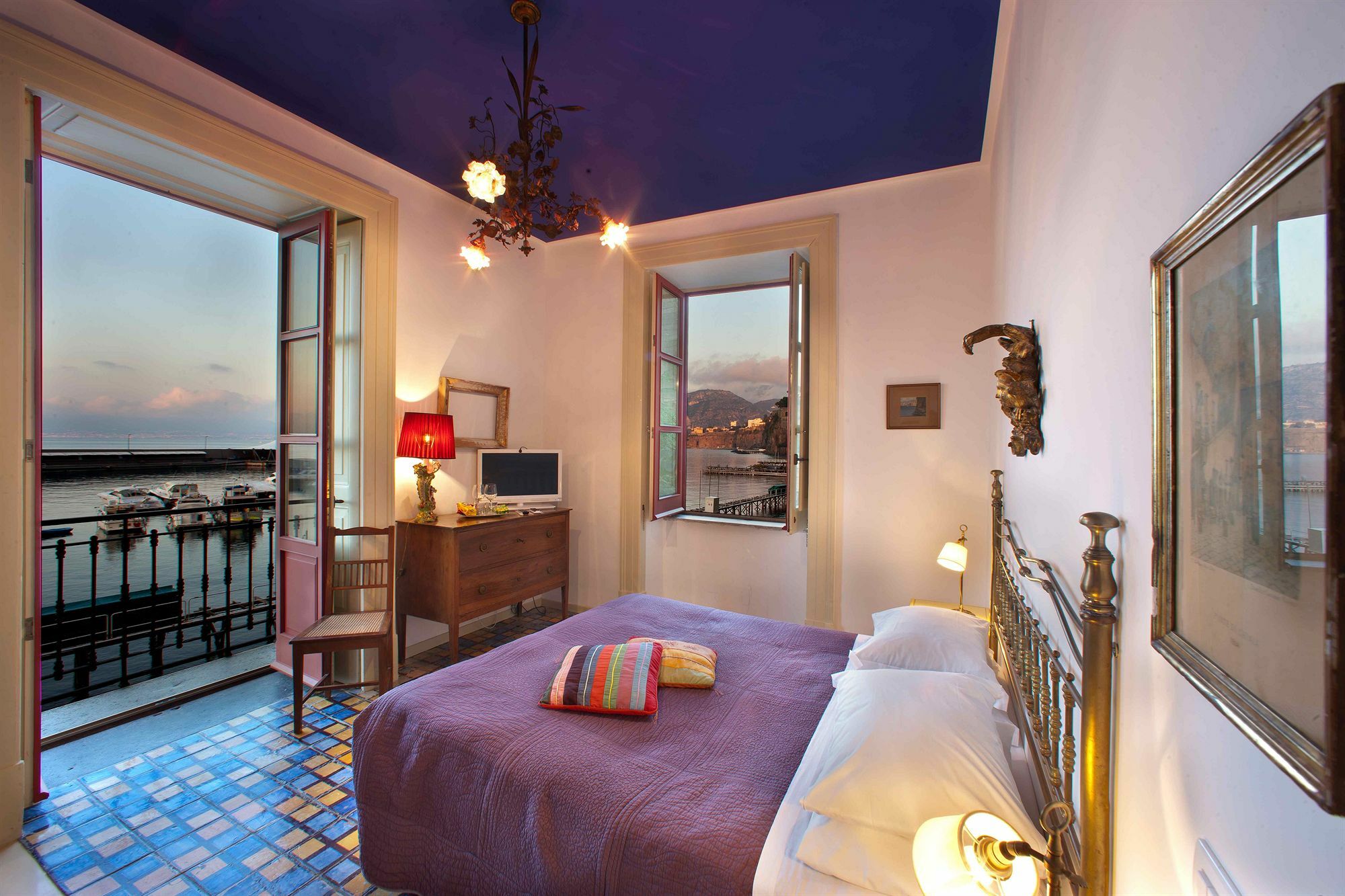Marina Piccola 73 Hotel 4*