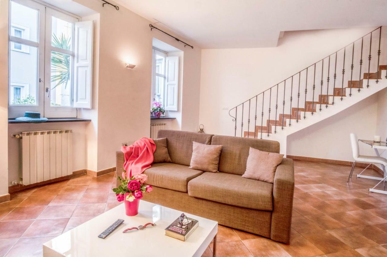 Amore Rentals - Maison Palazzo Correale Apartment *