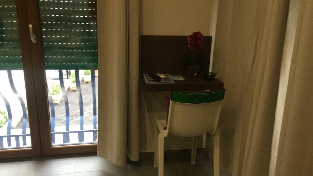 Lollo's Guest house *