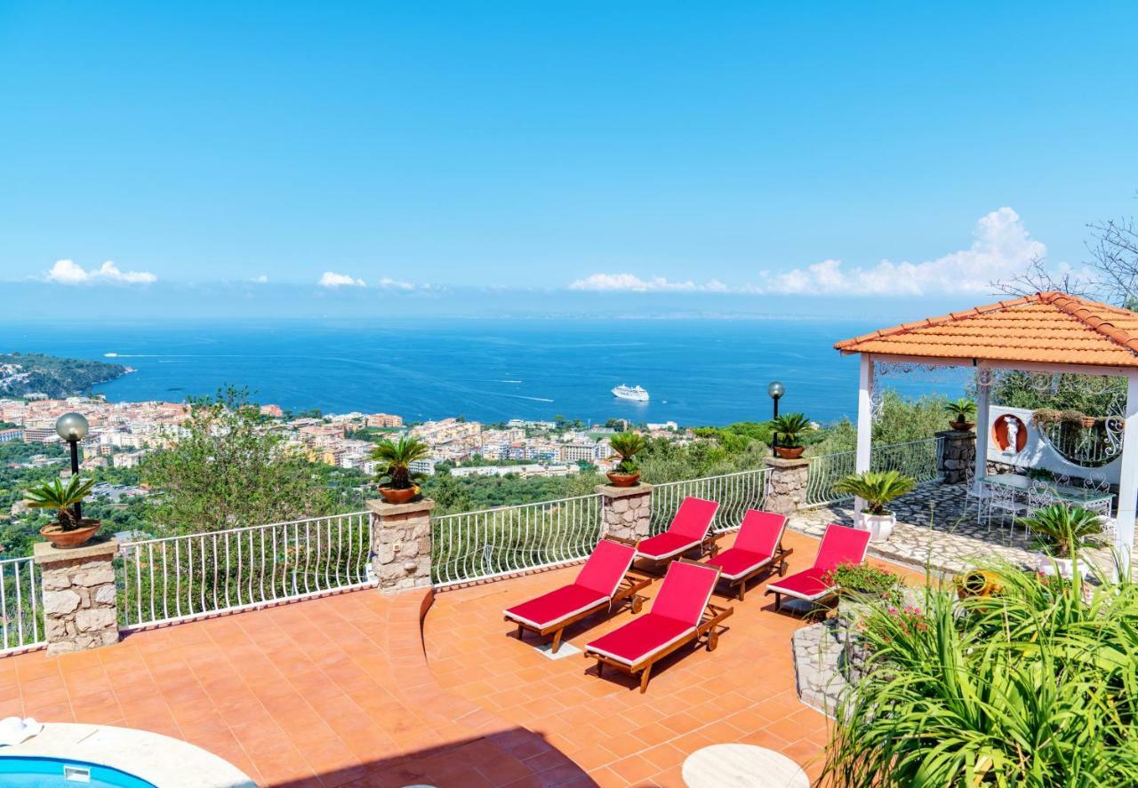 Sara- Sea View Pool Villa