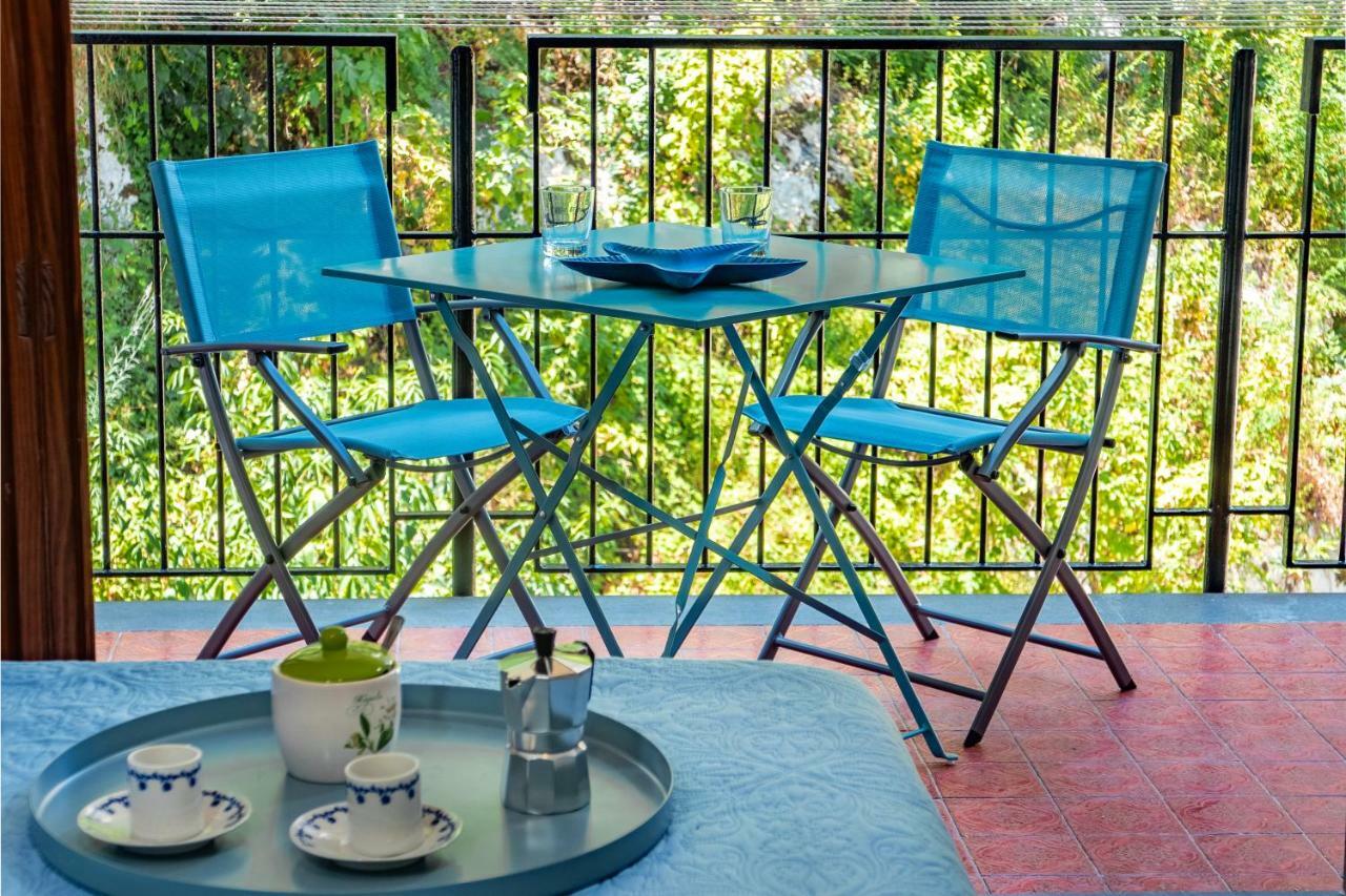 Apartment La Casetta Linda - New 2 Bedroom In With Seaview Terrace