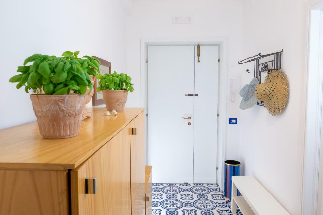 Apartment La Casetta Linda - New 2 Bedroom In With Seaview Terrace Sorrento
